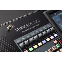 Compact 32-channel/22-bus digital console/recorder