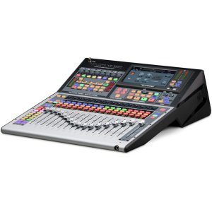 Subcompact 32-channel/22-bus digital console/recor