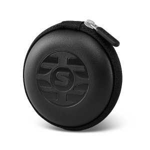 Zippered lavalier carrying pouch