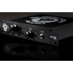 Half-rack British-styled preamp
