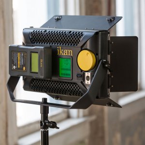 Rayden Bi-Color Half x 1 LED Light
