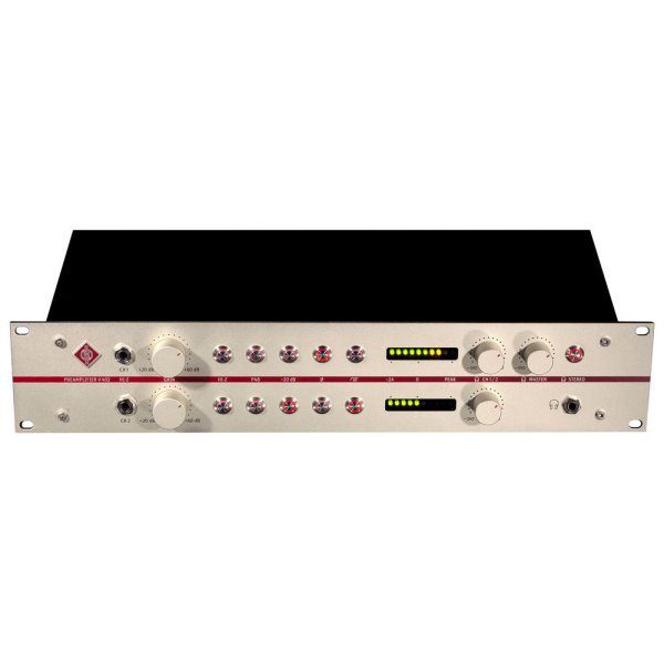 State-of-the-art microphone preamp with DI inputs and a high-class headphone amplifier