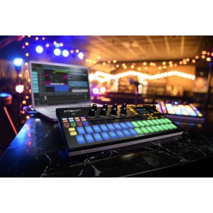 Hybrid MIDI Keyboard/Pad Performance and Production Controller