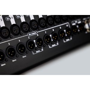 Portable 18 in / 14 out Digital Mixer
