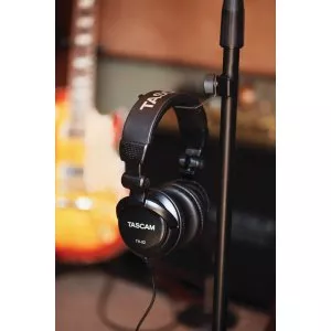 TASCAM AV-P250(3芯・パワーディストリビューター