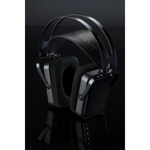 Reference-grade Open-back headphones w/Planar driv